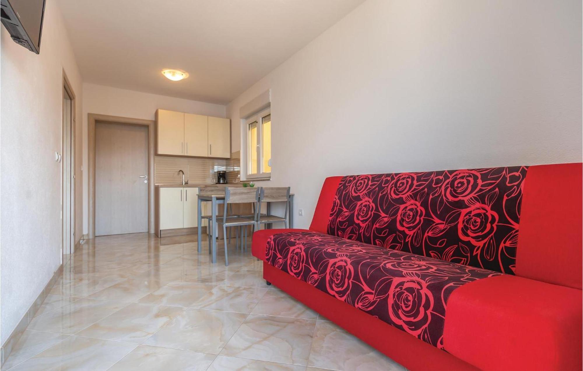 Nice Apartment In Krvavica With House Sea View 外观 照片