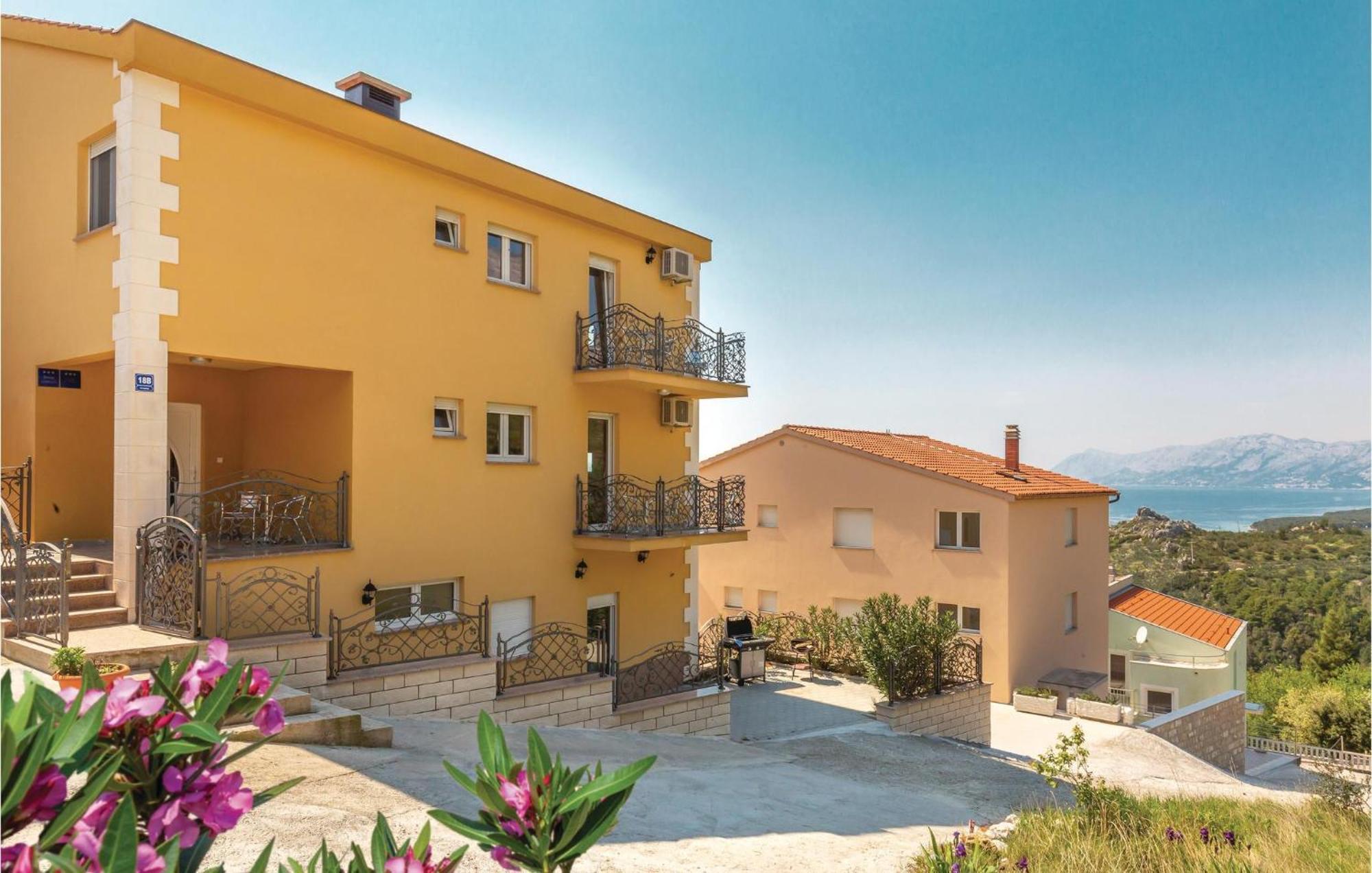 Nice Apartment In Krvavica With House Sea View 外观 照片