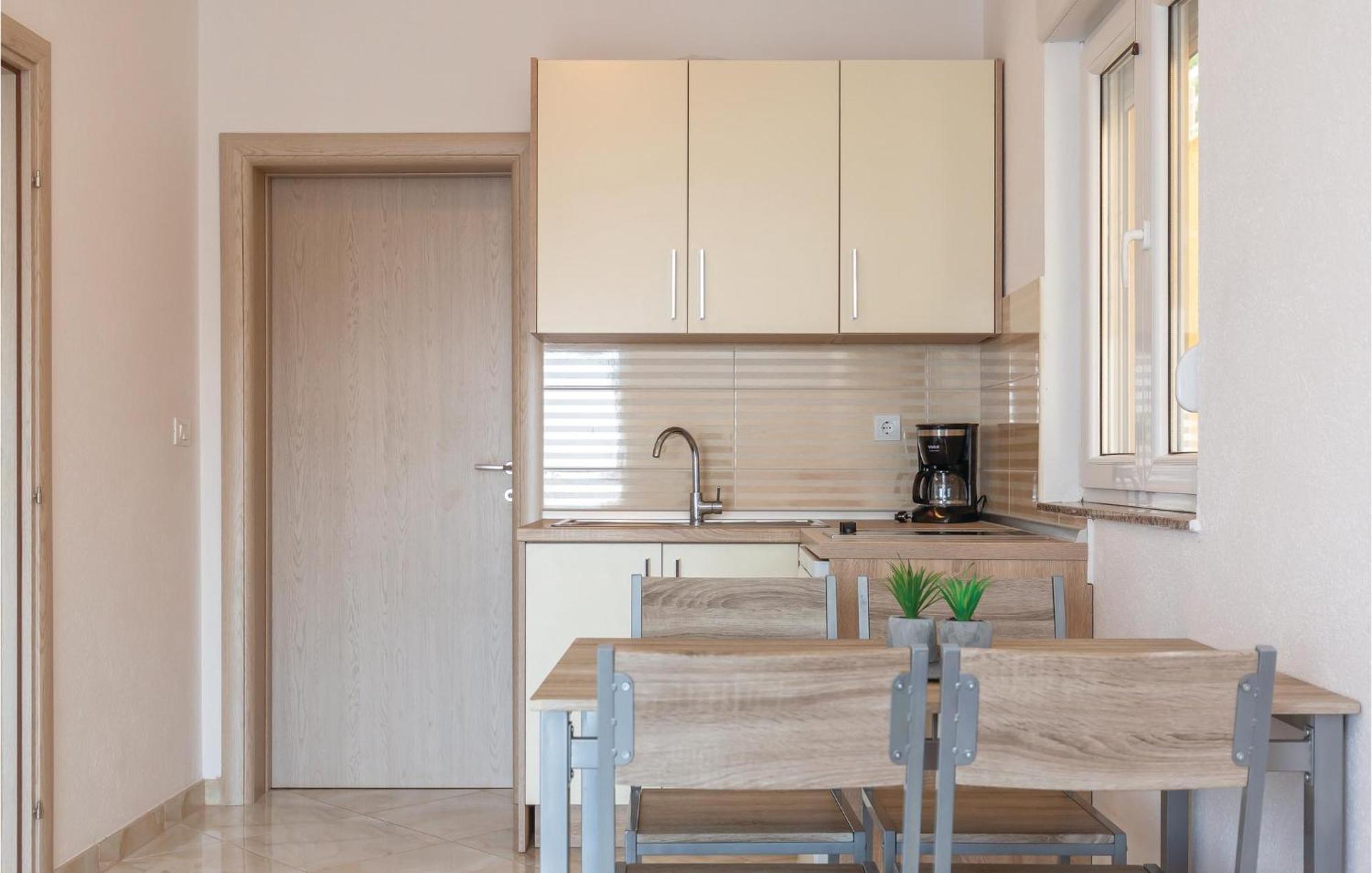 Nice Apartment In Krvavica With House Sea View 外观 照片
